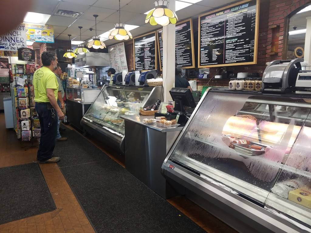 Fortunas Deli & Caterers | restaurant | 1244 Post Rd E, Westport, CT 06880, USA | 2032263587 OR +1 203-226-3587