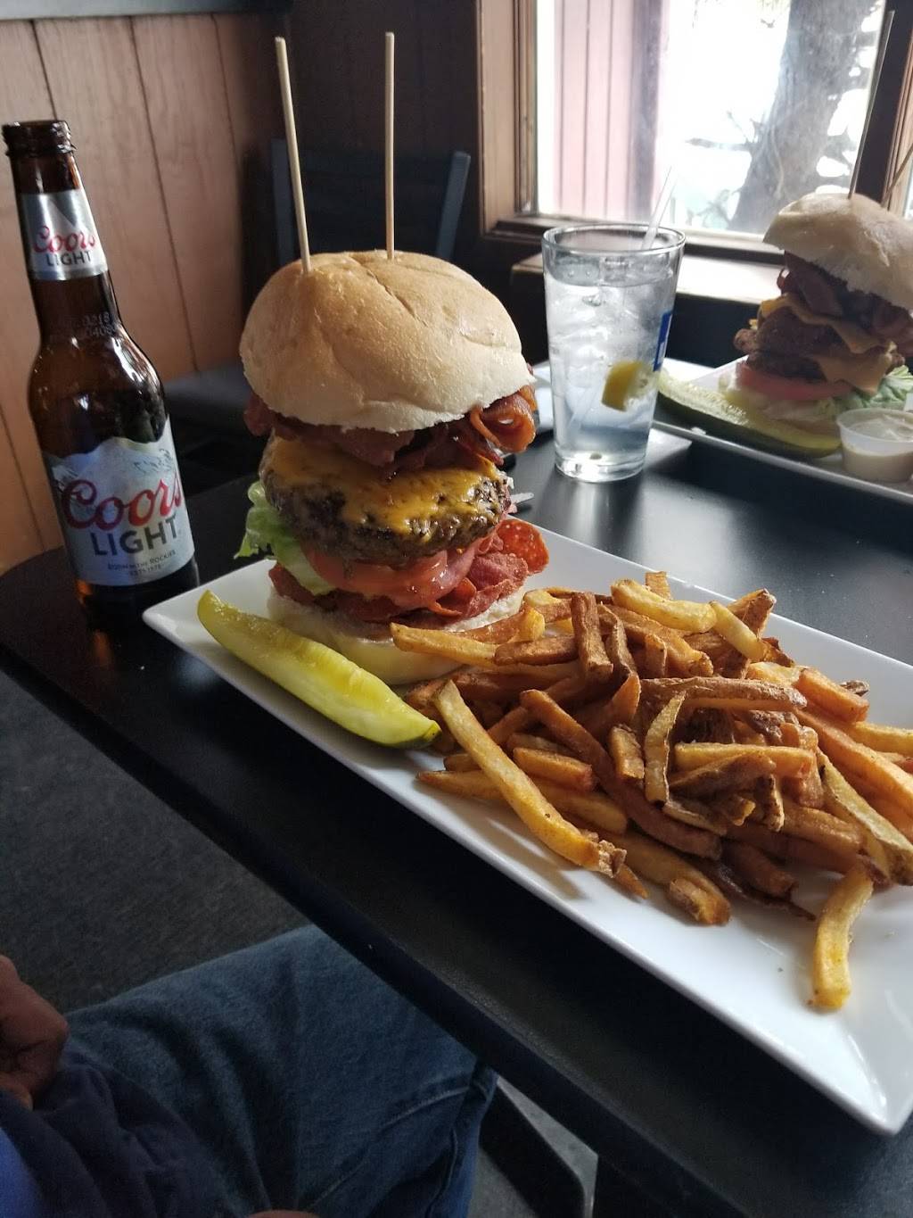 Dog House Saloon & Grill | restaurant | 270 Pascack Rd, Township of Washington, NJ 07676, USA | 2017221820 OR +1 201-722-1820