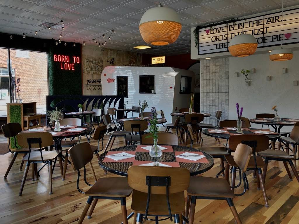 Rood Food and Pie | restaurant | 17001 Madison Ave, Lakewood, OH 44107, USA | 2167124506 OR +1 216-712-4506