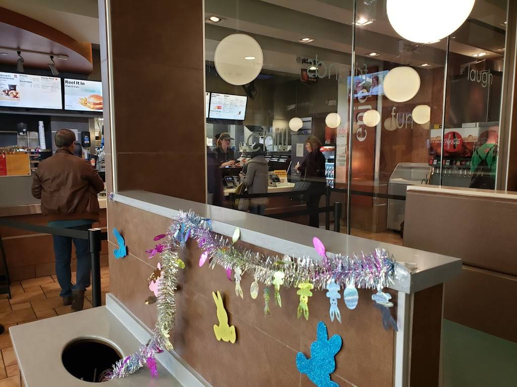 McDonalds | restaurant | North Terminal, near Gate D14, W G Rogell Dr, Detroit, MI 48242, USA | 7349415402 OR +1 734-941-5402