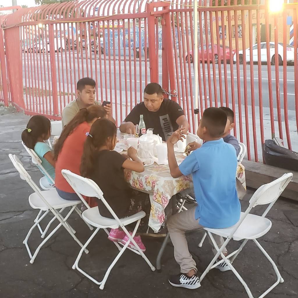 Tacos La Poblana Estilo Tijuana | restaurant | 1747 E Gage Ave, Los Angeles, CA 90001, USA | 3236674754 OR +1 323-667-4754