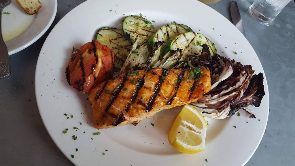 Pasta Beach Newport | restaurant | 138 Bellevue Ave, Newport, RI 02840, USA | 4018472222 OR +1 401-847-2222