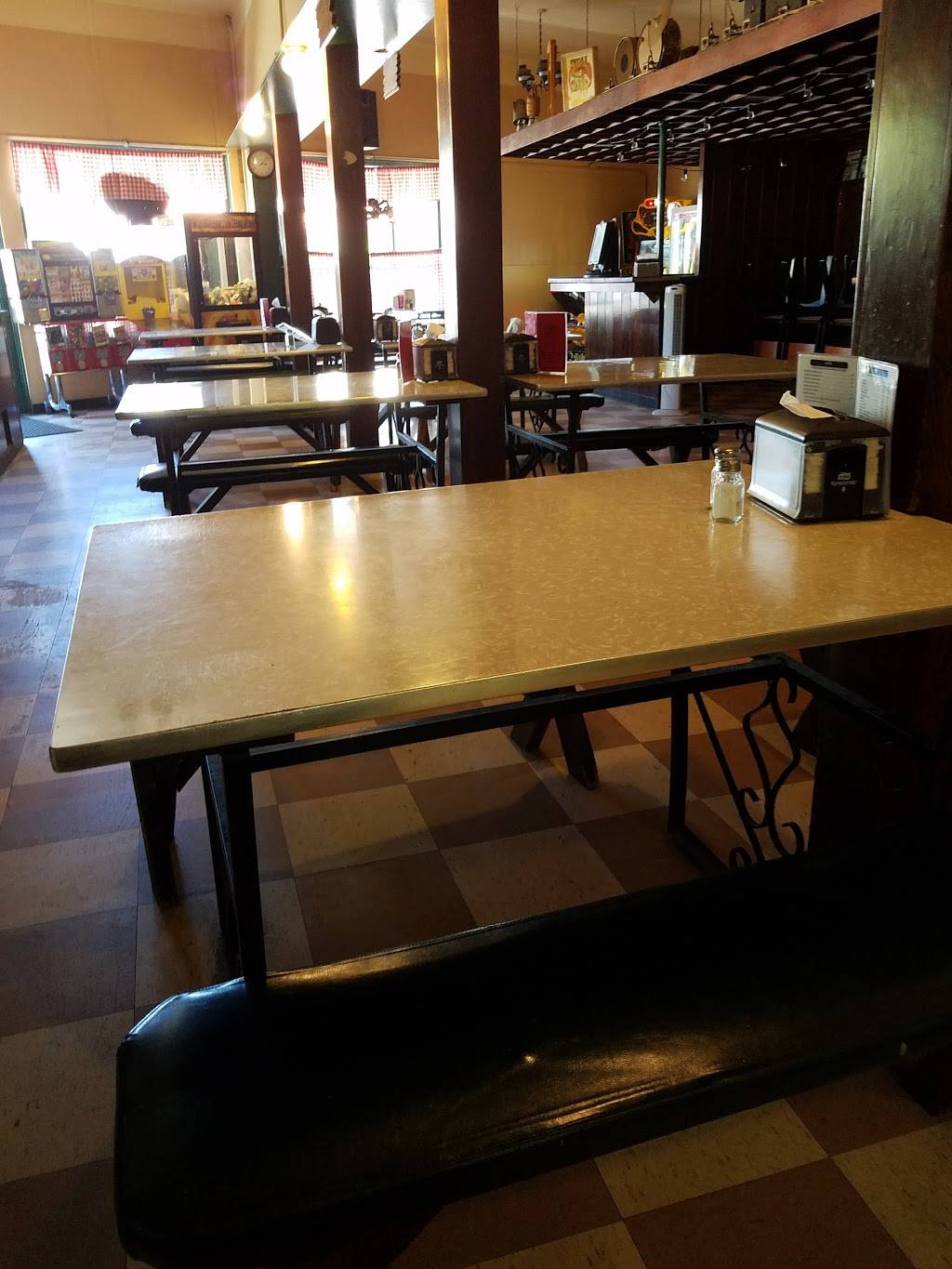 Luigis Pizza Parlor | restaurant | 3800 Stockton Blvd, Sacramento, CA 95820, USA | 9164560641 OR +1 916-456-0641