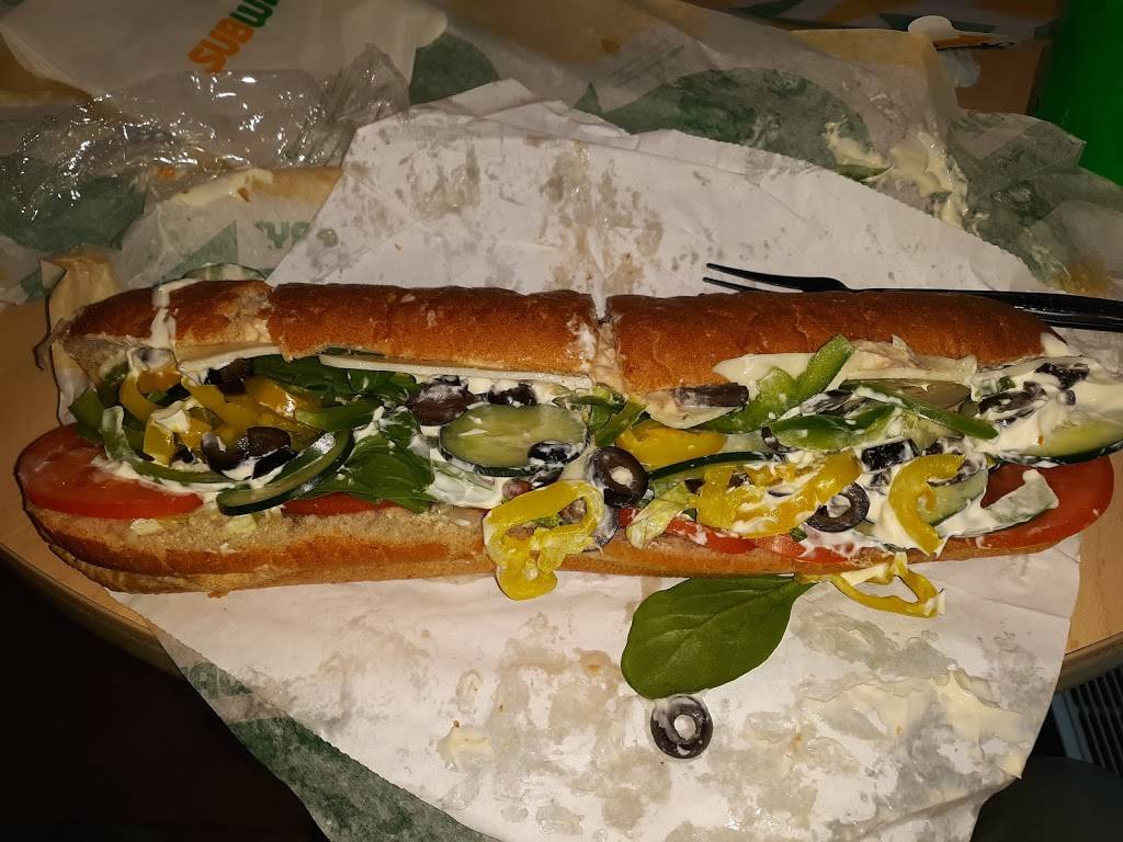 Subway | restaurant | 1706 W University Ave, Muncie, IN 47303, USA | 7652893388 OR +1 765-289-3388