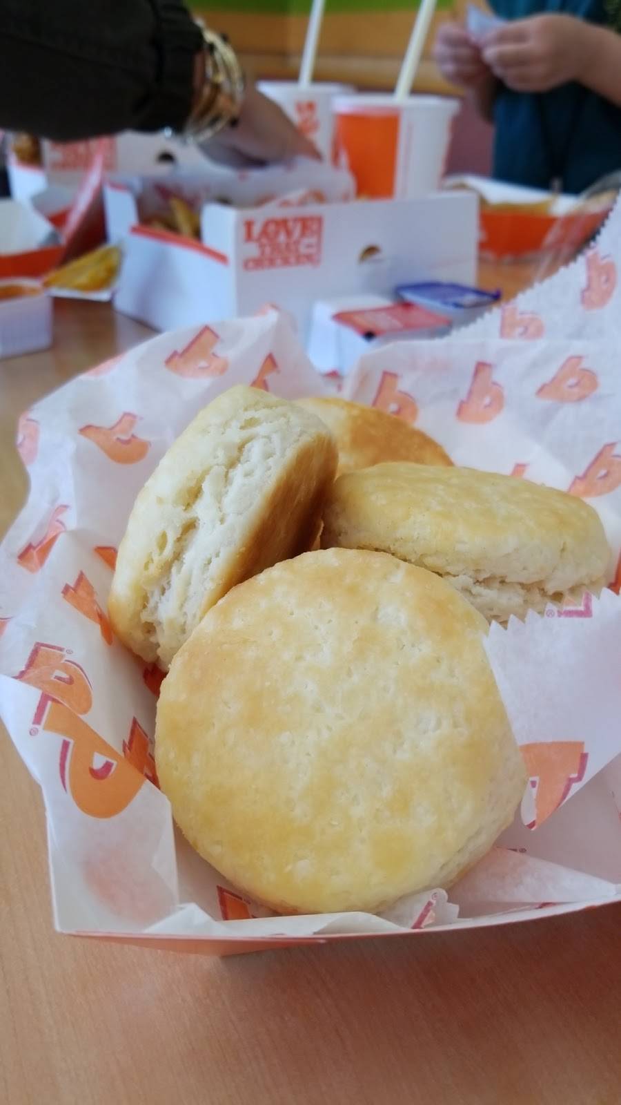 Popeyes Louisiana Kitchen | restaurant | 11205 SW 152nd St, Miami, FL 33157, USA | 3052532211 OR +1 305-253-2211