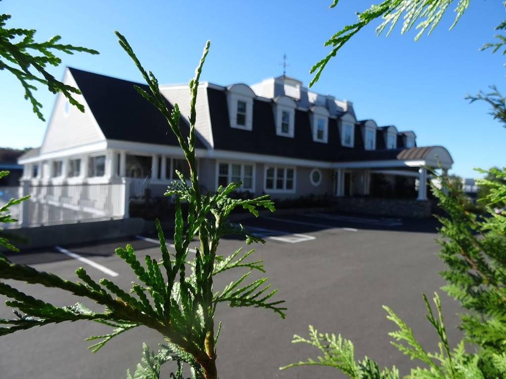 Greenwich Water Club | restaurant | 49 River Rd, Cos Cob, CT 06807, USA | 2036614033 OR +1 203-661-4033