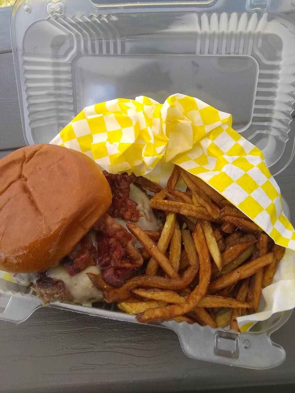 Pjana Burgers | restaurant | 301 Reid St, Palatka, FL 32177, USA | 3863194906 OR +1 386-319-4906