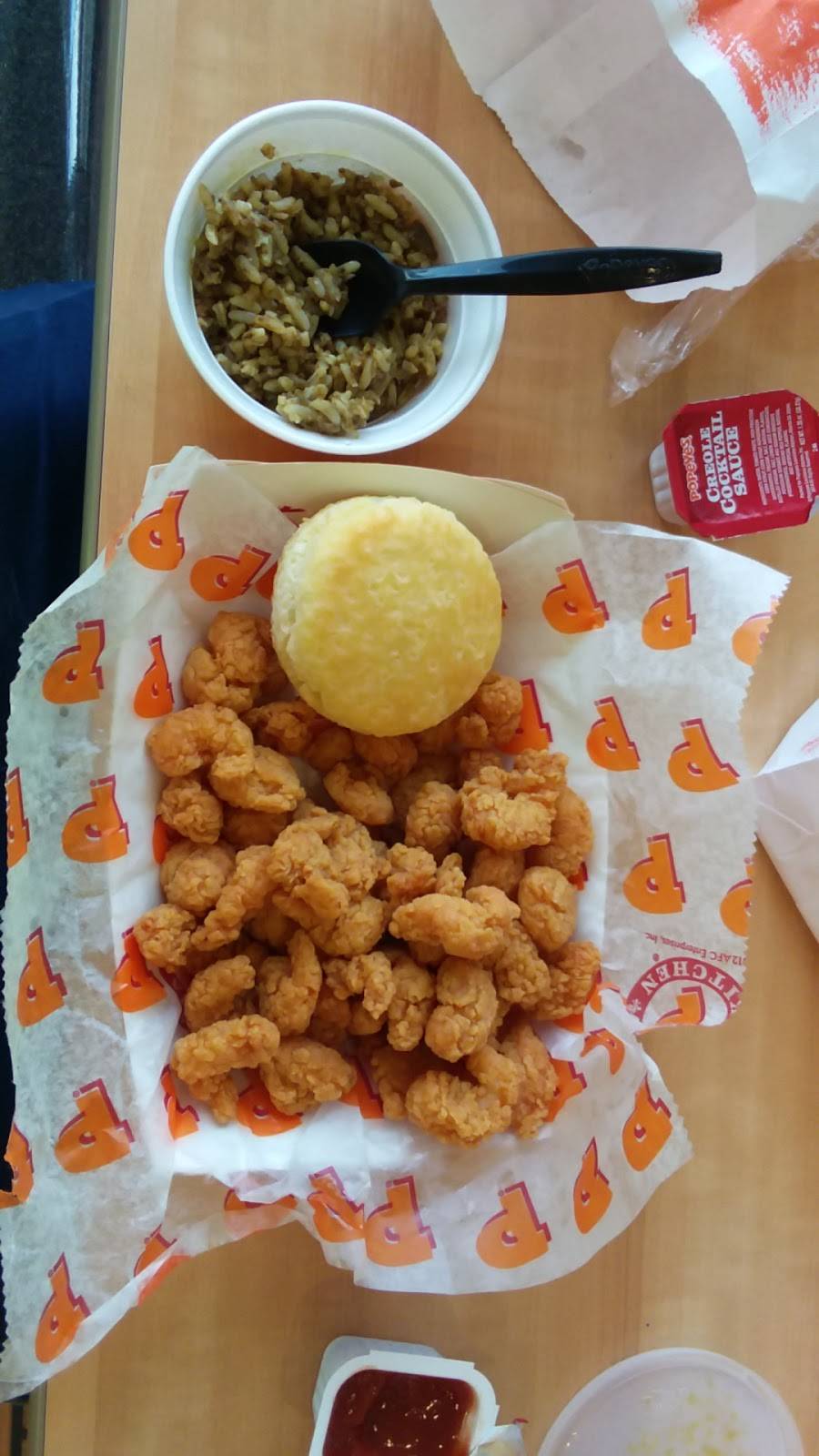 Popeyes Louisiana Kitchen | restaurant | 18126 Euclid Ave, Cleveland, OH 44112, USA | 2163838911 OR +1 216-383-8911