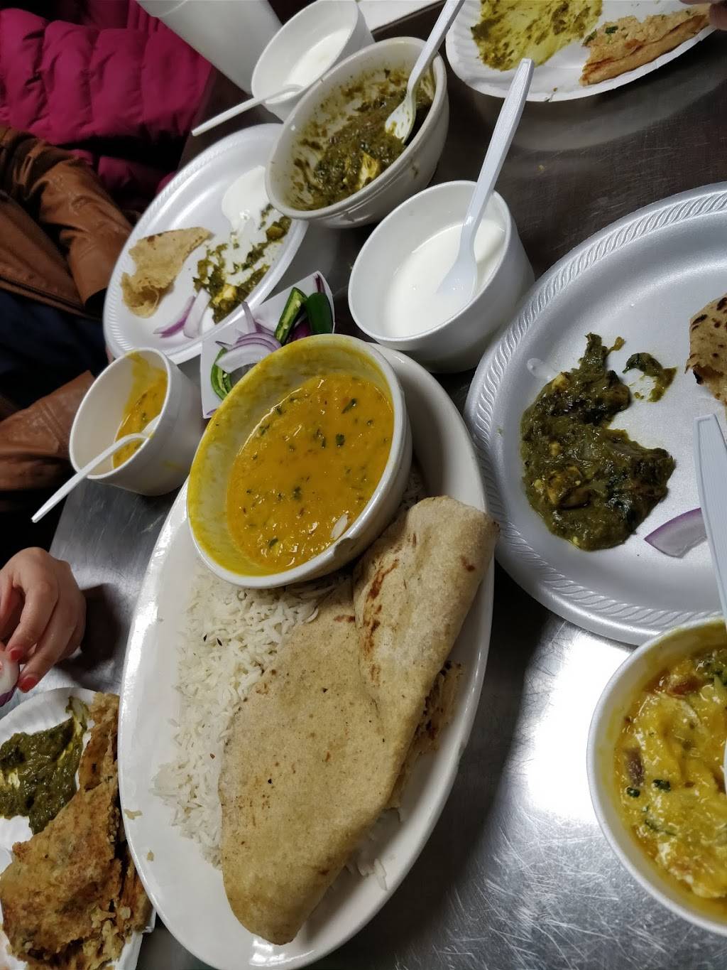 Mitran da dhaba | restaurant | 4605 S Harding St, Indianapolis, IN 46217, United States | 3177863183 OR +1 317-786-3183