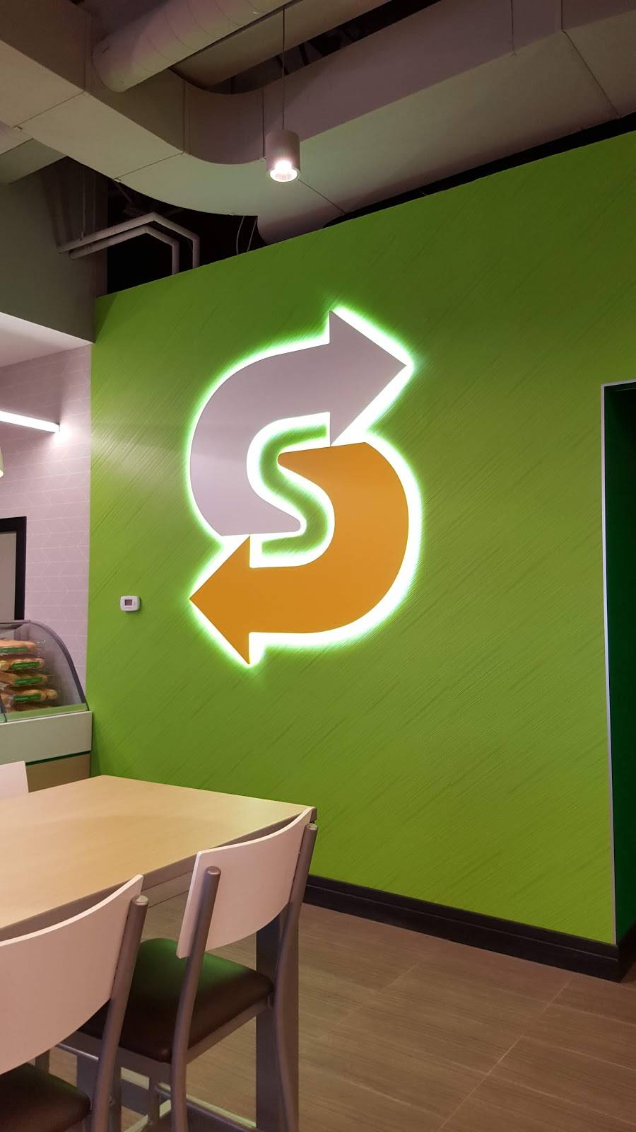 Subway | restaurant | 4434 Innes Rd RioCan Orleans Shopping Centre, Unit #1, Ottawa, ON K4A 4C5, Canada | 6138413782 OR +1 613-841-3782