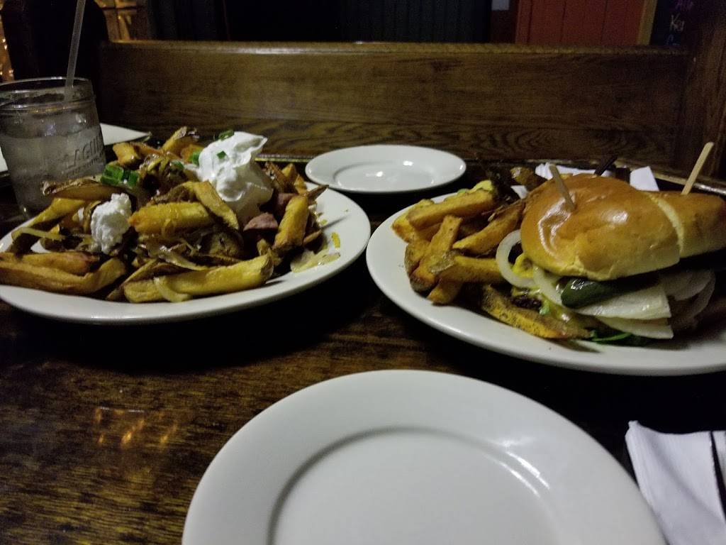 Green Rock Tavern | restaurant | 2546 E Lehigh Ave, Philadelphia, PA 19125, USA | 2155153072 OR +1 215-515-3072