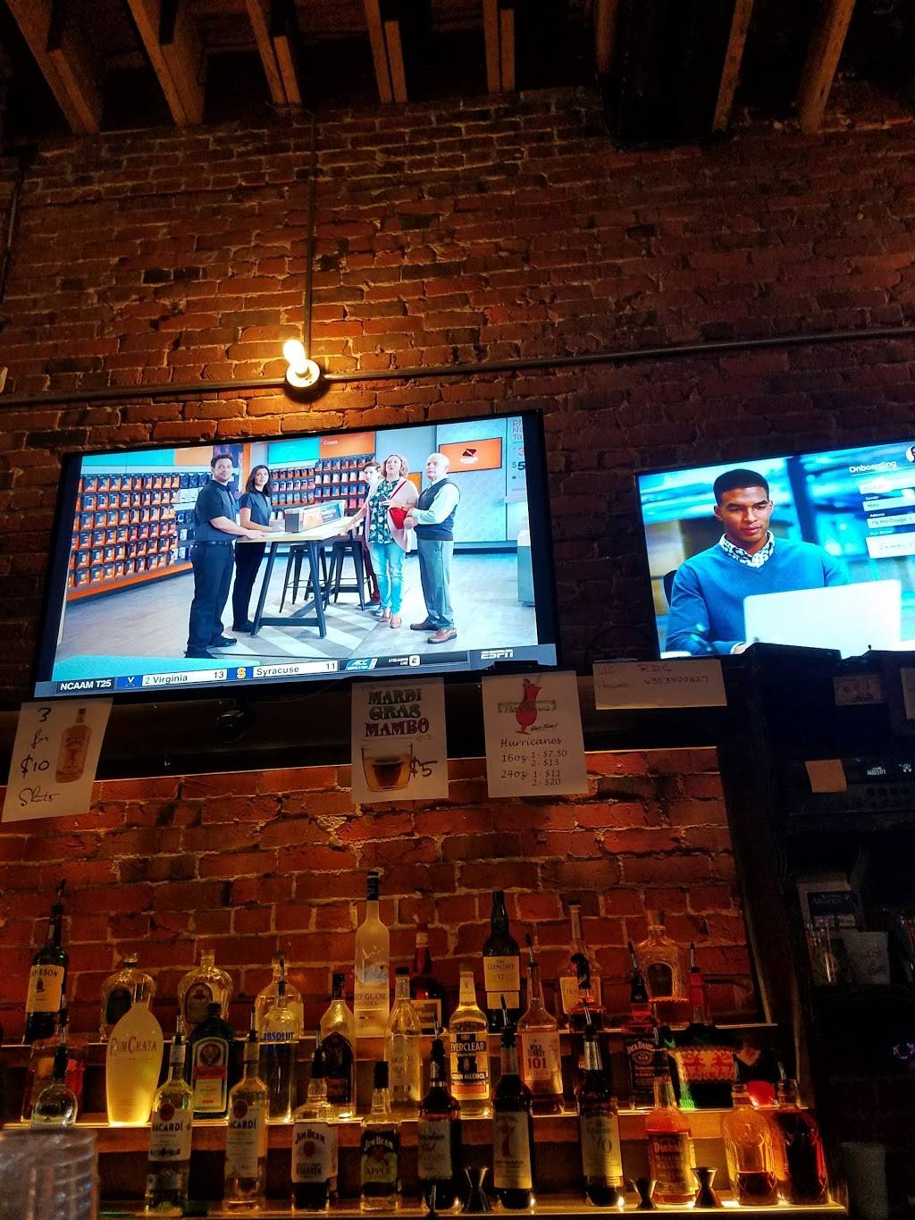 Reggies Downtown Crowley | restaurant | 218 N Parkerson Ave, Crowley, LA 70526, USA | 3373054504 OR +1 337-305-4504