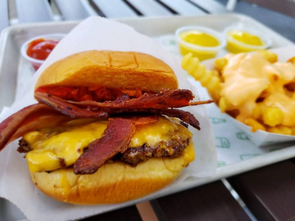 Shake Shack | restaurant | 4031 Hillsboro Pike #904, Nashville, TN 37215, USA | 6156106326 OR +1 615-610-6326