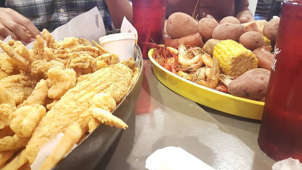 Smittys Seafood | restaurant | 2000 W Esplanade Ave, Kenner, LA 70065, USA | 5044681647 OR +1 504-468-1647