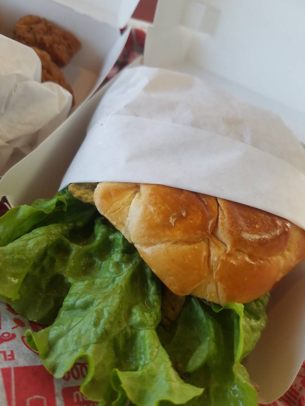 Jack in the Box | restaurant | 7120 S Broadway, Los Angeles, CA 90003, USA | 3237515083 OR +1 323-751-5083