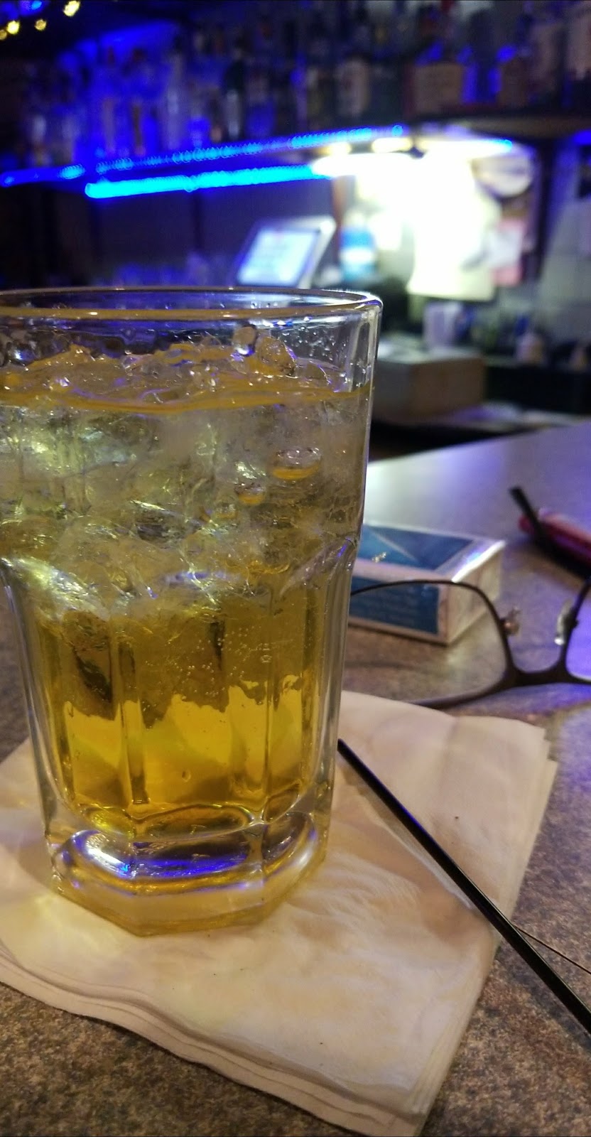 The Locker Room Bar | restaurant | 5035 Forest Hill Ave, Richmond, VA 23225, USA | 8042325999 OR +1 804-232-5999