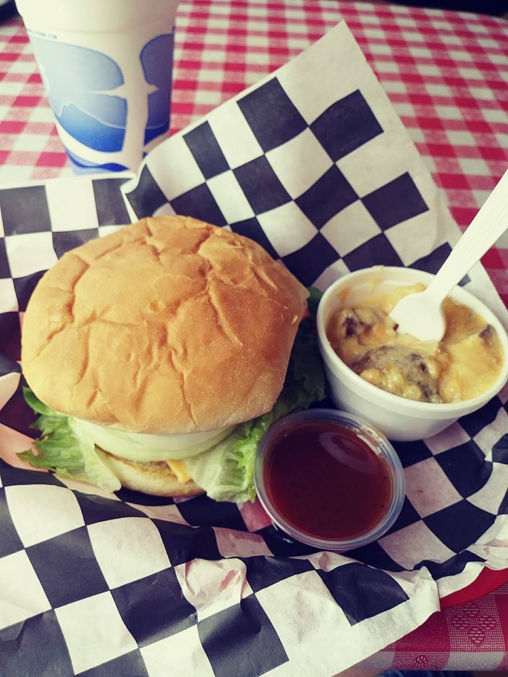 Rips Family BBQ | restaurant | 302 W 5th St, Connersville, IN 47331, USA | 7652221103 OR +1 765-222-1103