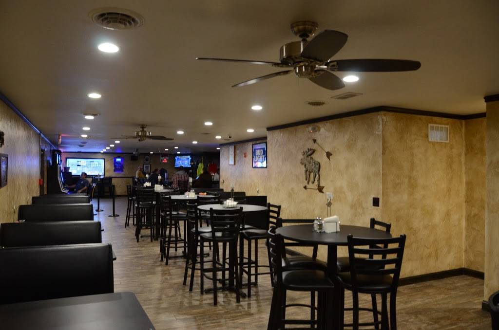 Big Arts Yokel | restaurant | 22461 IL-9, Tremont, IL 61568, USA | 3099252607 OR +1 309-925-2607