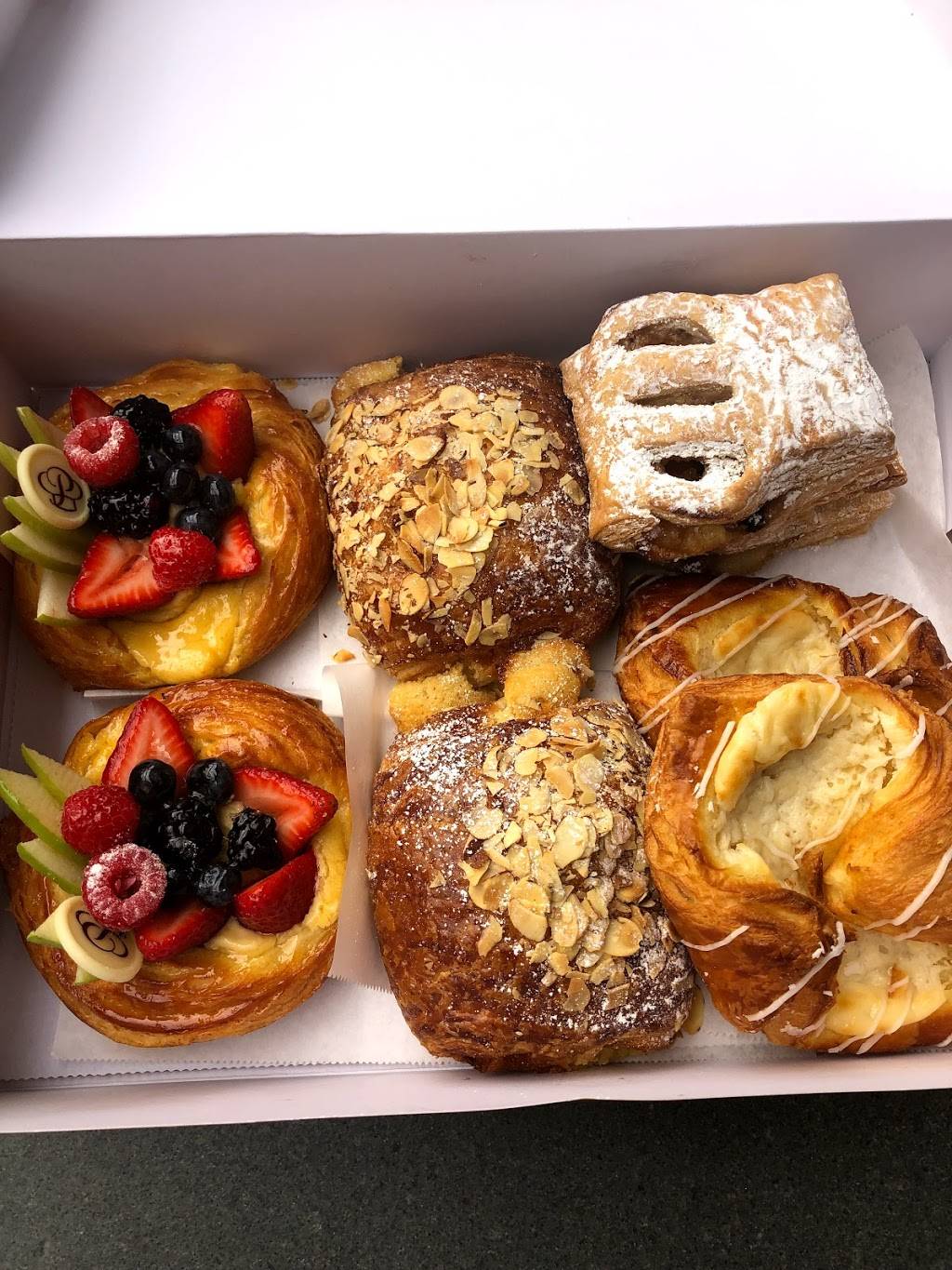 Portos Bakery and Cafe | bakery | 584 S Sunset Ave, West Covina, CA 91790, USA | 6262143490 OR +1 626-214-3490