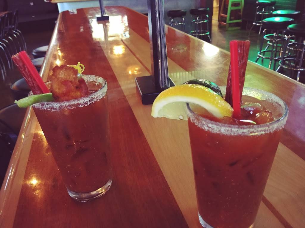 Surf Dogs Sports Grill | restaurant | 5932 Warner Ave, Huntington Beach, CA 92649, USA | 7148465700 OR +1 714-846-5700