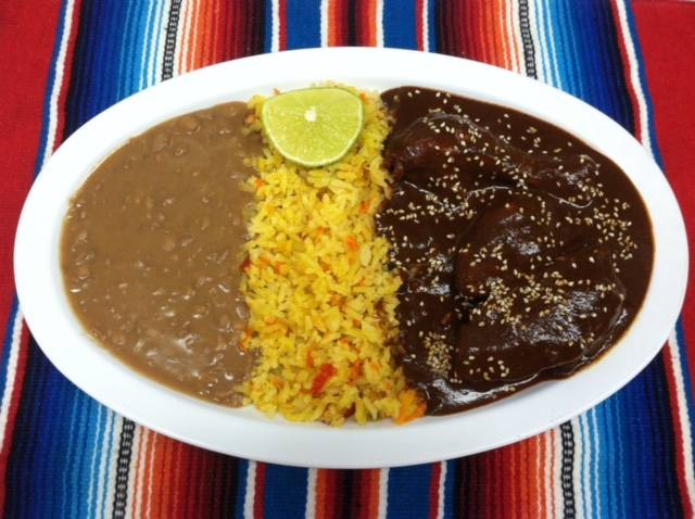 Restaurant Pollo Al Carbon | restaurant | 326 E Pico Blvd, Los Angeles, CA 90015, USA | 3233991634 OR +1 323-399-1634