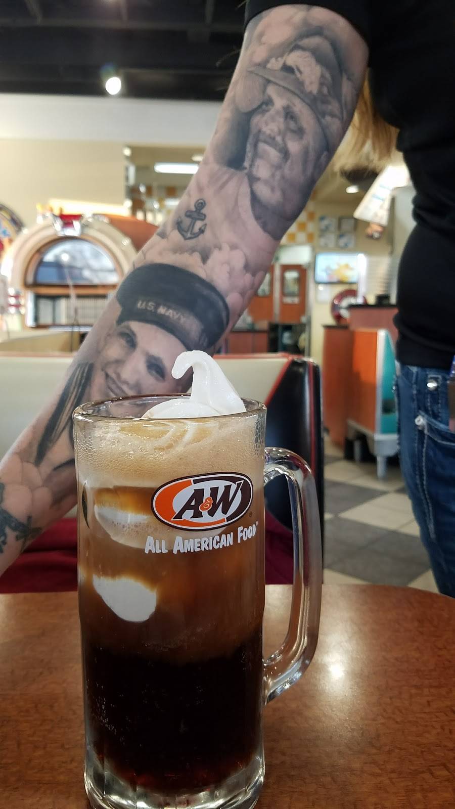 A&W Restaurant | restaurant | 2522 E University Ave, Des Moines, IA 50317, USA | 5152624700 OR +1 515-262-4700