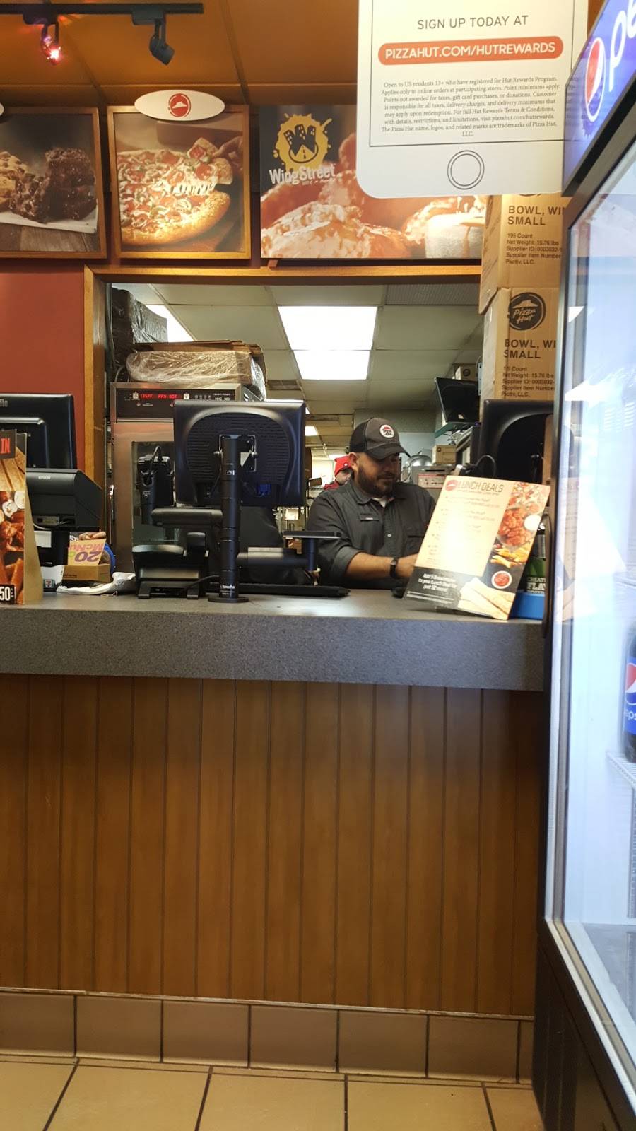 Pizza Hut | restaurant | 89 Sugarland Run Dr, Sterling, VA 20164, USA | 7034062323 OR +1 703-406-2323