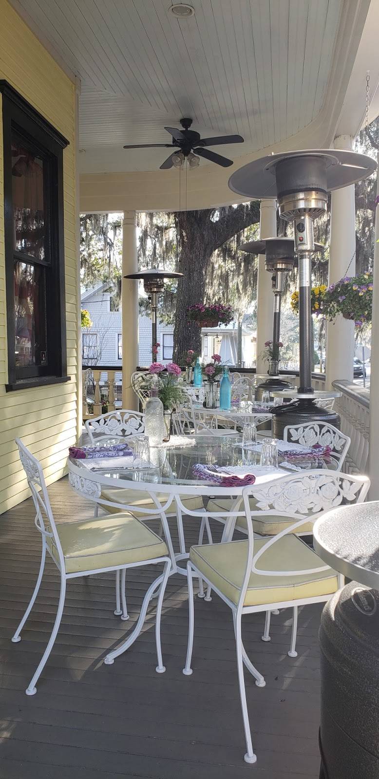 La Petite Abeilles Teahouse | restaurant | 2425 Barnard St, Savannah, GA 31401, USA | 9129214509 OR +1 912-921-4509