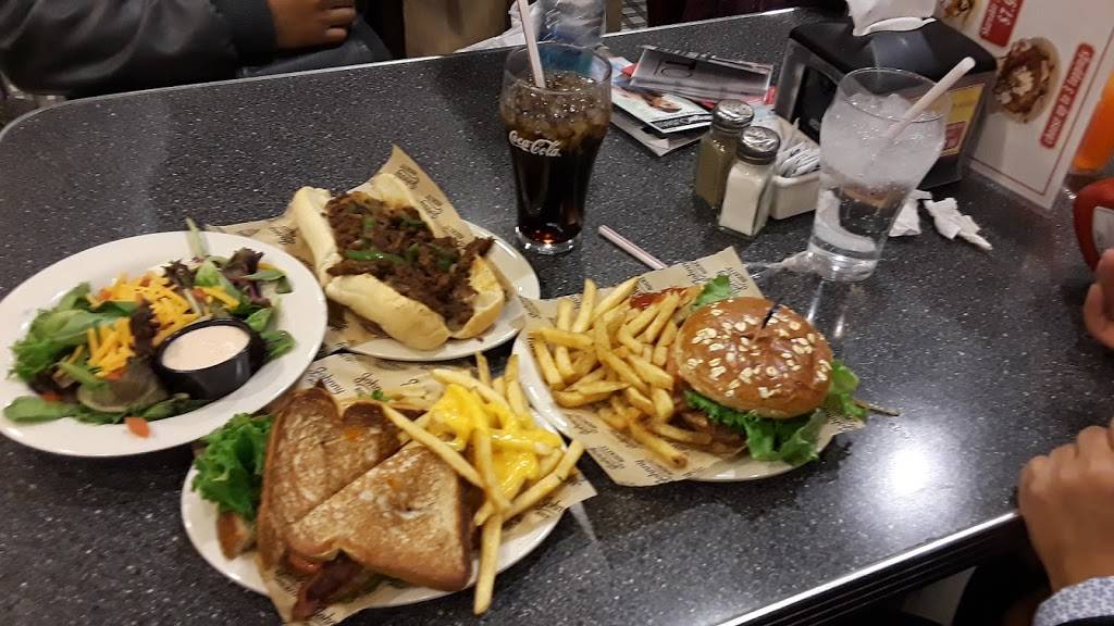 Johnny Rockets | restaurant | 1002 The Arches Cir, Deer Park, NY 11729, USA | 6315957090 OR +1 631-595-7090