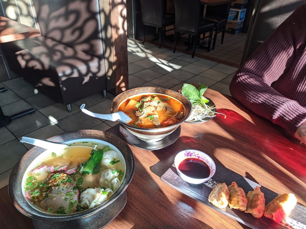 Pho Thai | restaurant | 230 S Phillips Ave, Sioux Falls, SD 57104, USA | 6052741686 OR +1 605-274-1686