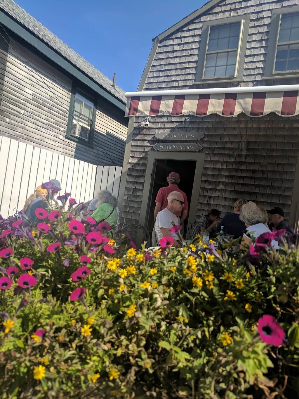 Claudettes Sandwich Shop | restaurant | 10 Main St, Siasconset, MA 02564, USA | 5082576622 OR +1 508-257-6622