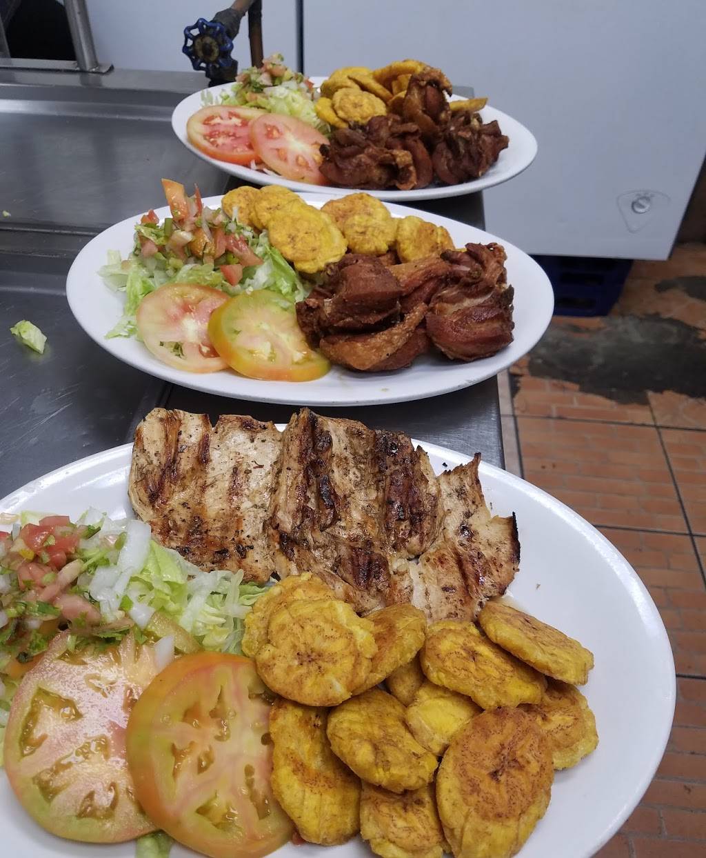 Nuevo Amanecer Cafe | restaurant | 3553 W 76th St, Hialeah, FL 33018, USA | 3053626454 OR +1 305-362-6454