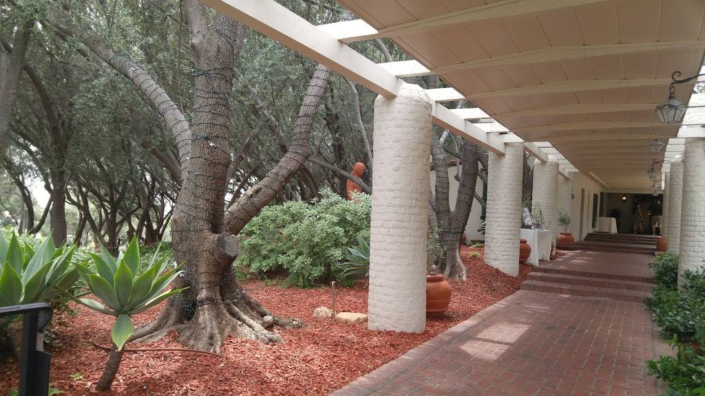 Padua Hills Theatre | restaurant | 4467 Padua Ave, Claremont, CA 91711, USA | 9096248628 OR +1 909-624-8628