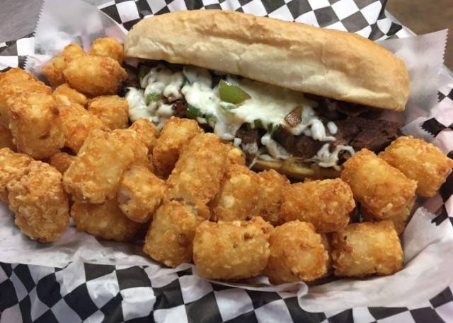 Hurricane Titas | Bar & Grill | restaurant | 222 W Bayshore Rd, Anahuac, TX 77514, USA | 4092523288 OR +1 409-252-3288