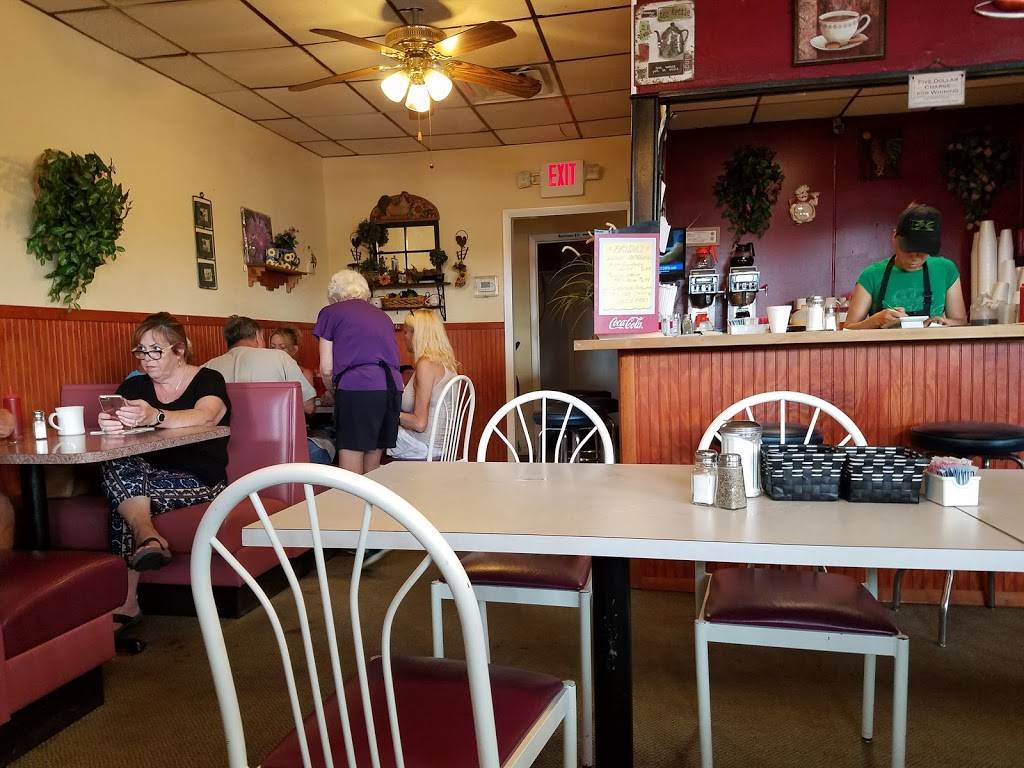 Apollo Family Restaurant Inside Apollo Beach Shopping Center | restaurant | 6048 N U.S. Hwy 41, Apollo Beach, FL 33572, USA | 8136456226 OR +1 813-645-6226