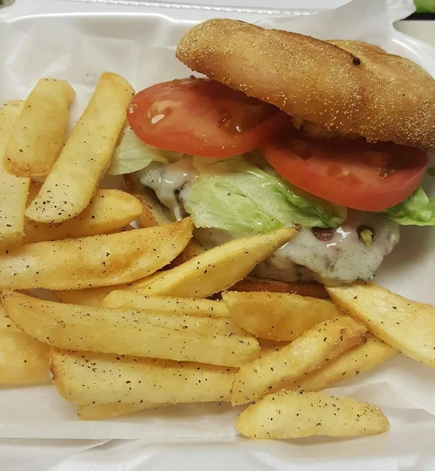 Chriss Pizzeria | restaurant | 786 Pawling Ave, Troy, NY 12180, USA | 5182836411 OR +1 518-283-6411