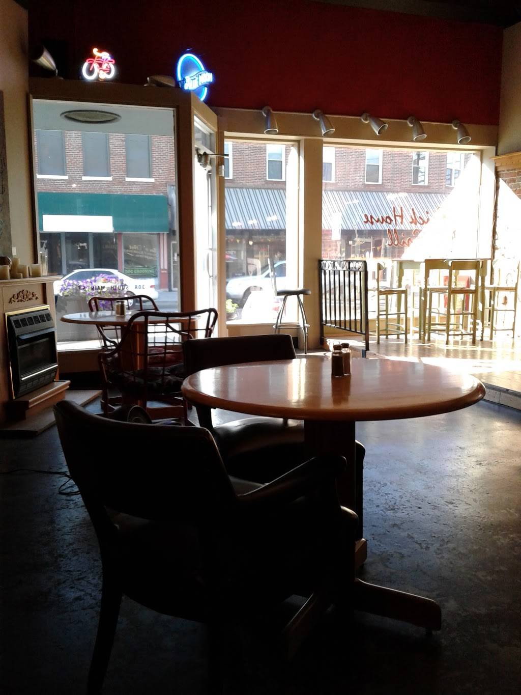 Brick House Grill | restaurant | 308 S Main St, Anna, IL 62906, USA | 6188335367 OR +1 618-833-5367