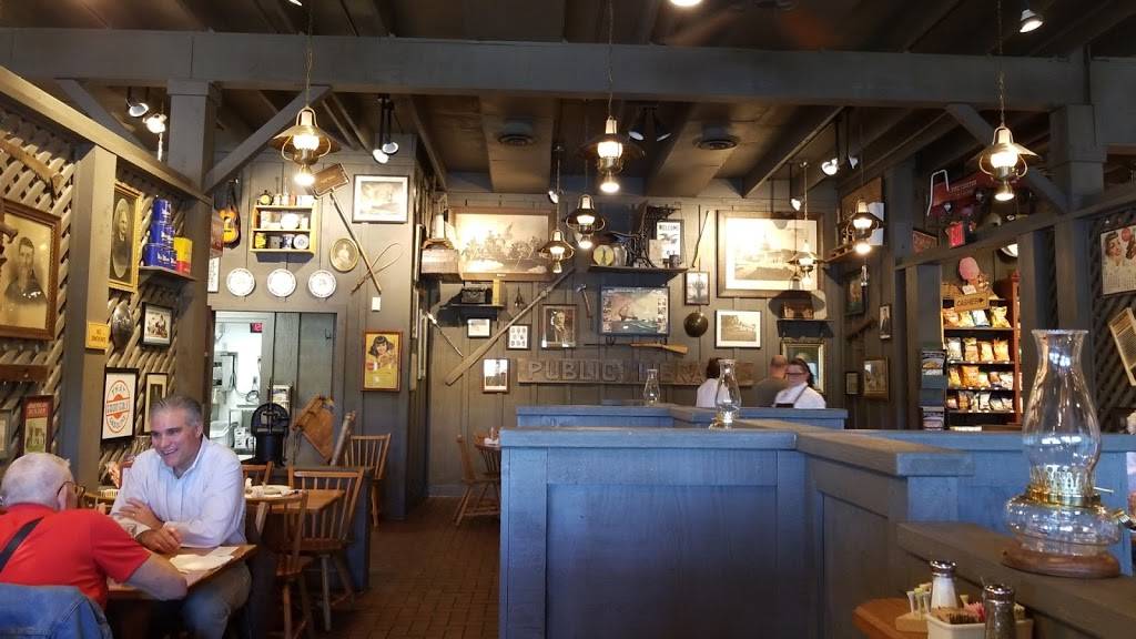 Cracker Barrel Old Country Store | restaurant | 15 Riverton Commons Plaza, Front Royal, VA 22630, USA | 5406358052 OR +1 540-635-8052