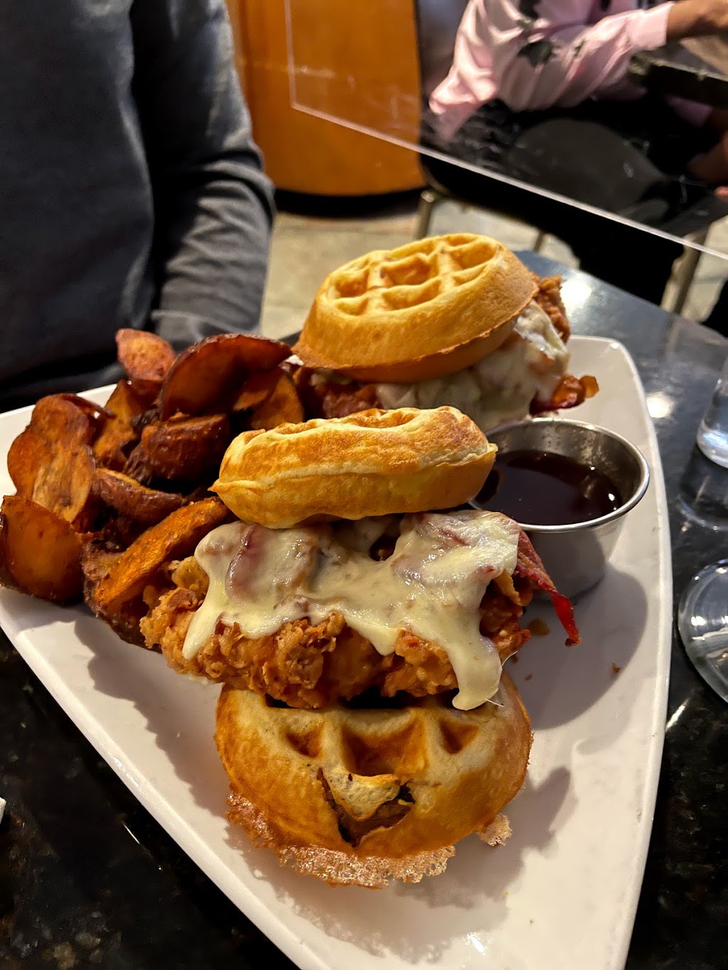 North Street Grille | restaurant | 229 North St, Boston, MA 02113, USA | 6177202010 OR +1 617-720-2010