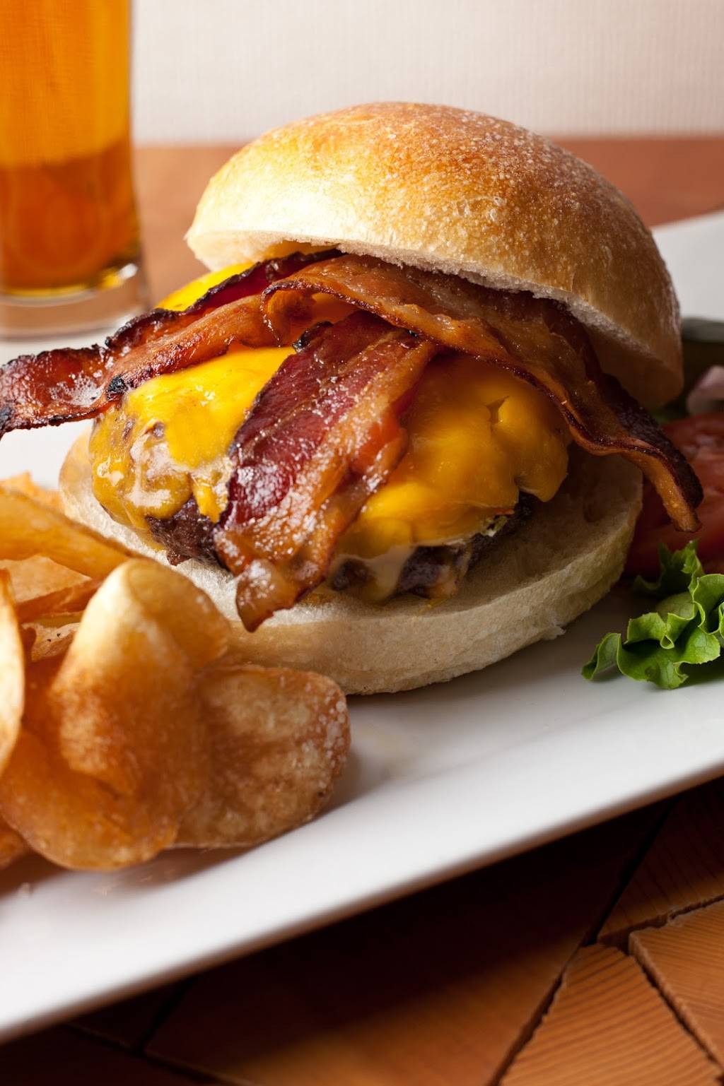 Deans List Restaurant | restaurant | 5 Blossom St, Boston, MA 02114, USA | 6172392393 OR +1 617-239-2393