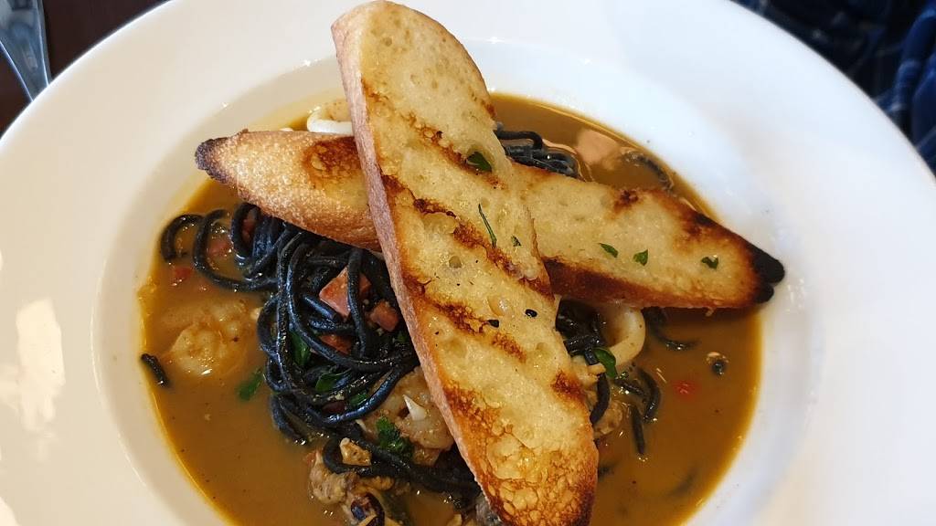 The Hourly Oyster House | restaurant | 15 Dunster St, Cambridge, MA 02138, USA | 6177652342 OR +1 617-765-2342