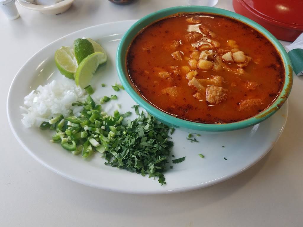 Plaza Tapatia Mexican Grill | restaurant | 9820 Potranco Rd, San Antonio, TX 78251, USA | 2104629792 OR +1 210-462-9792