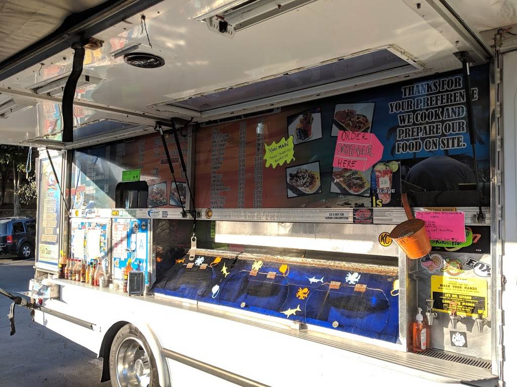 Kikos Place-The Seafood King | restaurant | 6090 Friars Rd, San Diego, CA 92108, USA | 6196230675 OR +1 619-623-0675