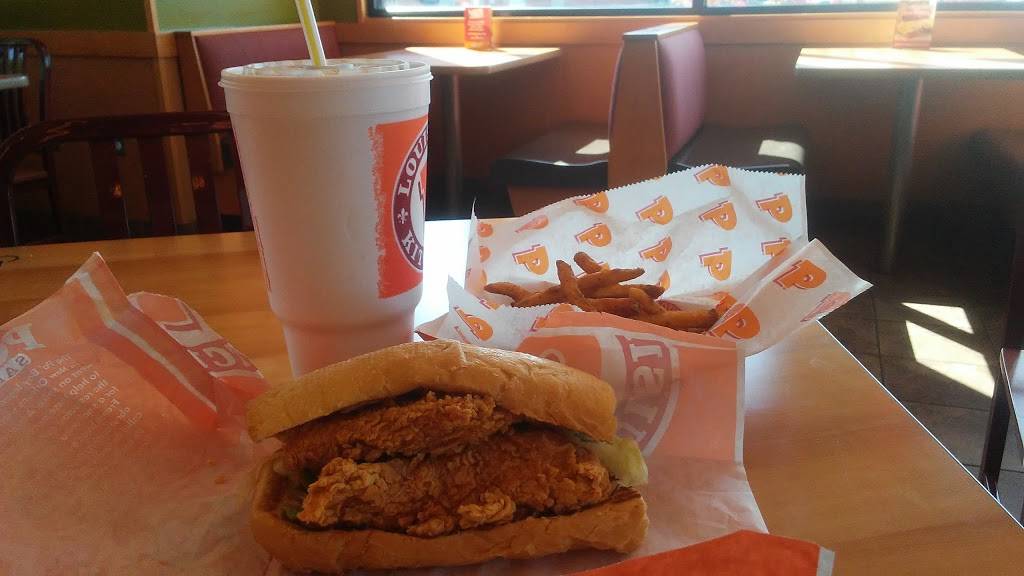 Popeyes Louisiana Kitchen | restaurant | 117 Sunnyside Plaza Cir, Winchester, VA 22603, USA | 5404315253 OR +1 540-431-5253