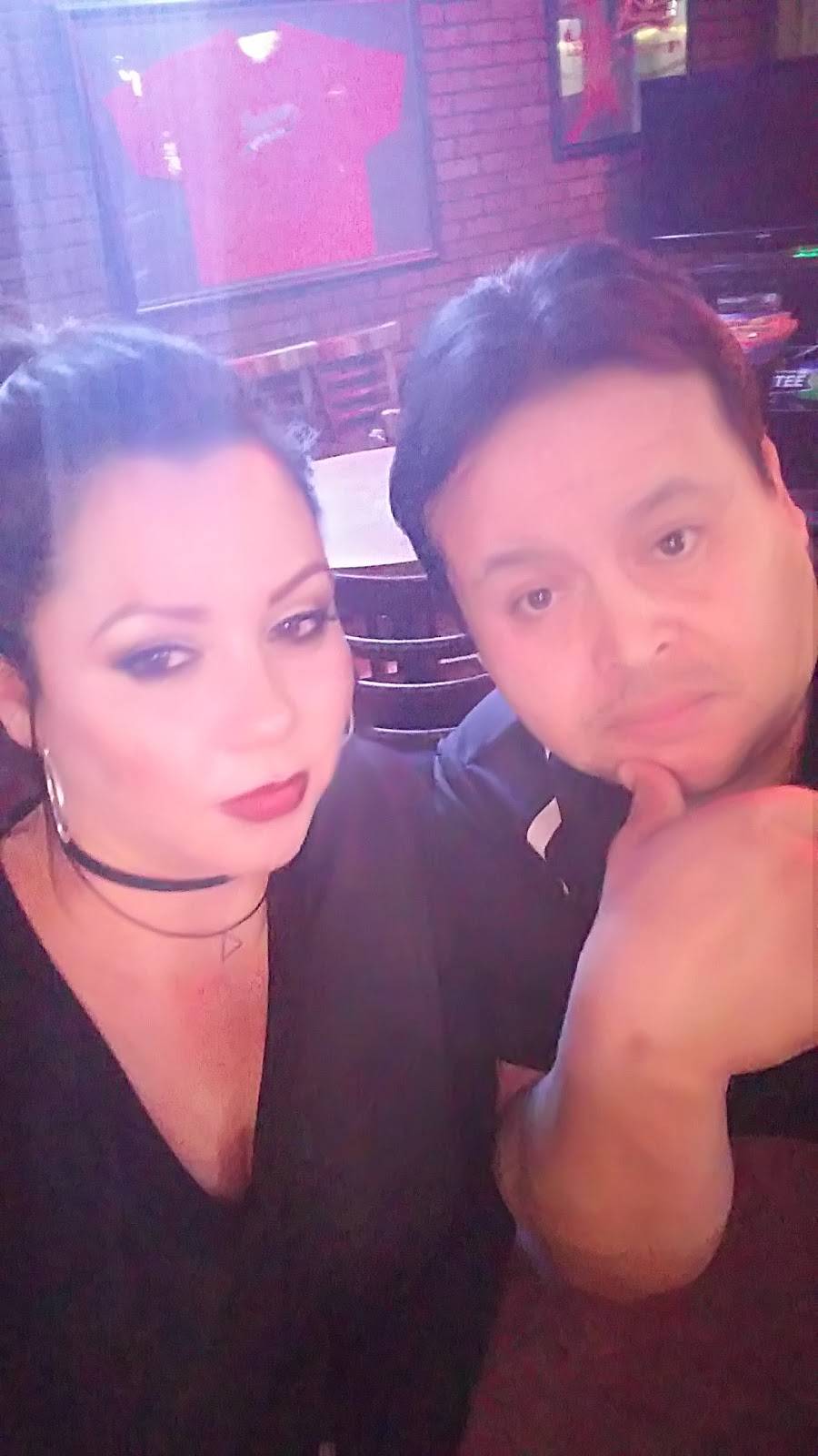 Sidelines Sports Bar & Grill | restaurant | 24910 Washington Ave, Murrieta, CA 92562, USA | 9514612188 OR +1 951-461-2188