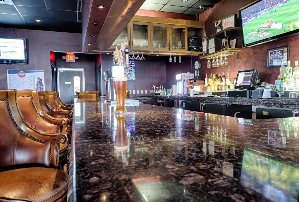 Alessios Lounge & Grill | restaurant | 1381 N Center St, Hickory, NC 28601, USA | 8283451381 OR +1 828-345-1381