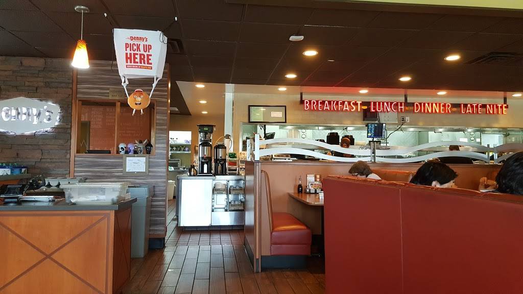 Dennys | restaurant | 110 Bonita Rd, Chula Vista, CA 91910, USA | 6194257211 OR +1 619-425-7211