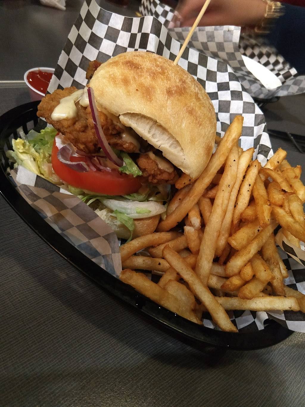 Local Burger | restaurant | 3443 Laguna Blvd Ste 150, Elk Grove, CA 95758, USA | 9162262900 OR +1 916-226-2900