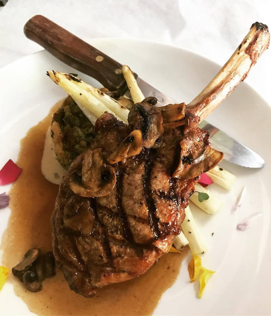 Hearthstone Bistro | restaurant | 3350 Glade St, Muskegon, MI 49444, USA | 2317331056 OR +1 231-733-1056