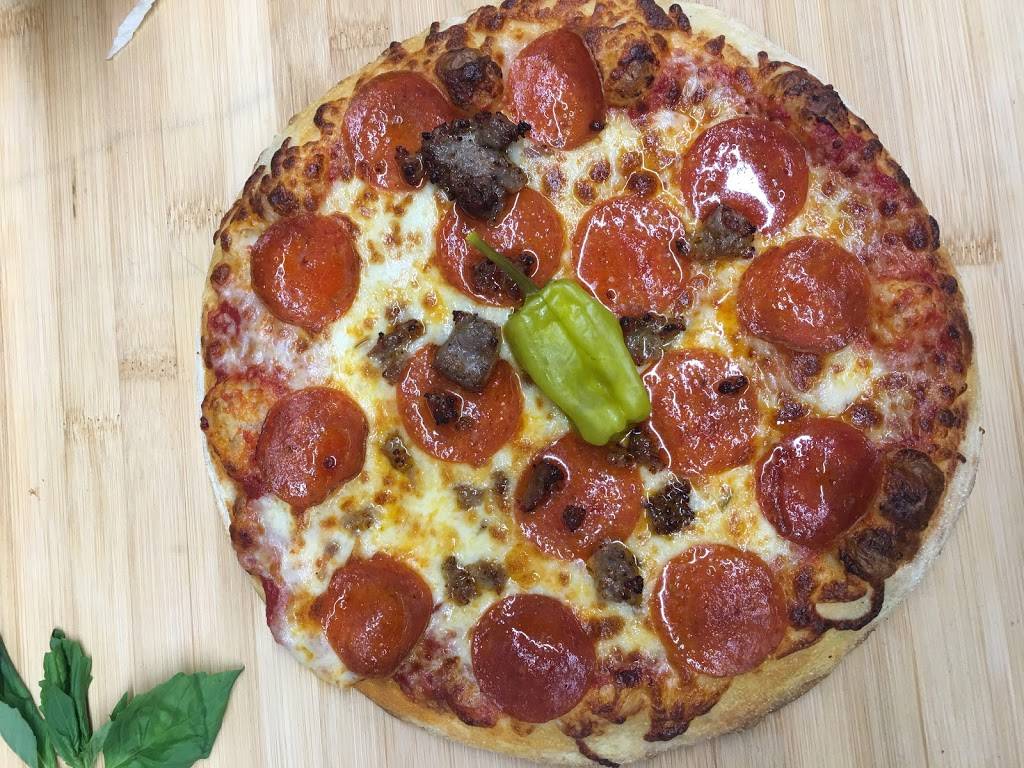 Pepperoncinis Pub | restaurant | 105 Seminary Avenue, Oakdale, PA 15071, USA | 7246938605 OR +1 724-693-8605